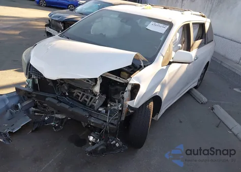 2018 Toyota Sienna Se 8 Passenger из США, поврежденный, VIN 5TDXZ3DC6JS964014